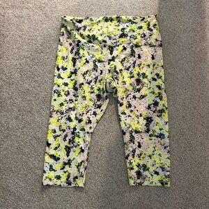 Old Navy Floral Capri Leggings